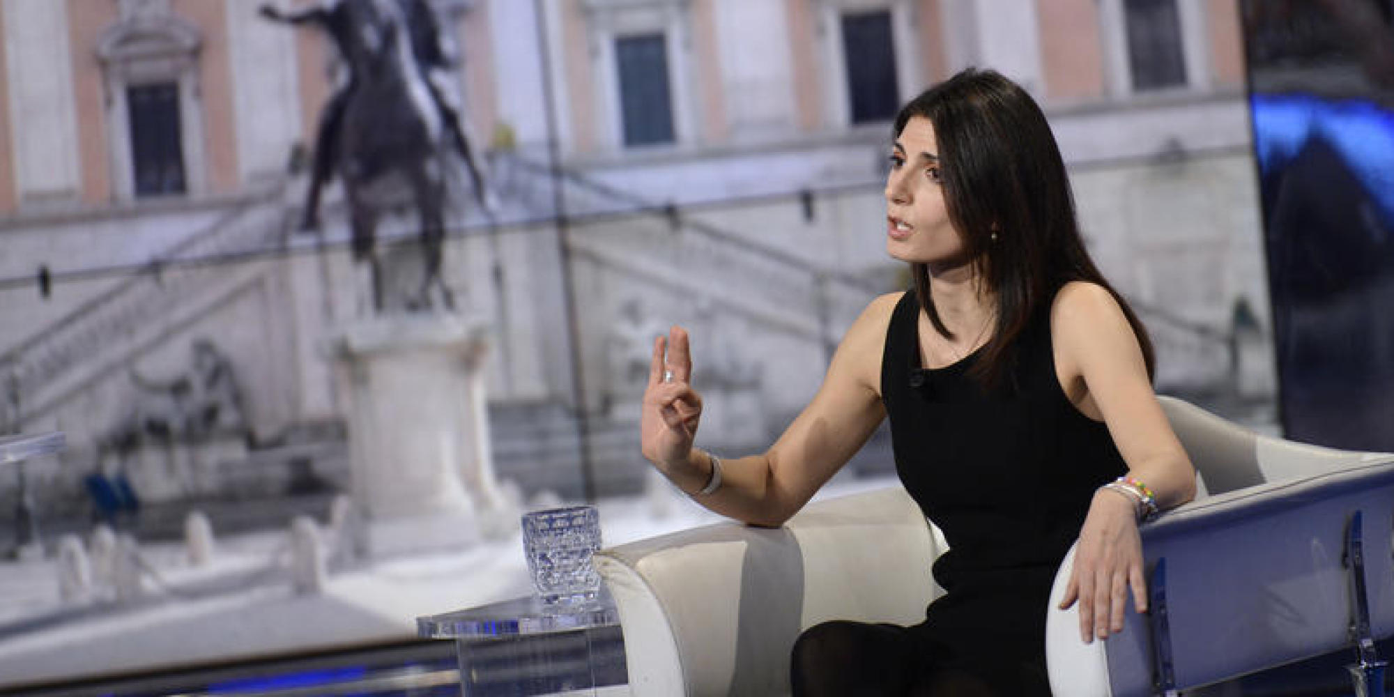 Raggi fa “elemosina” per raccattare voti